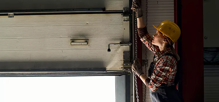 Addressing Common Garage Door Stoppage Issues in Lakewood, CA